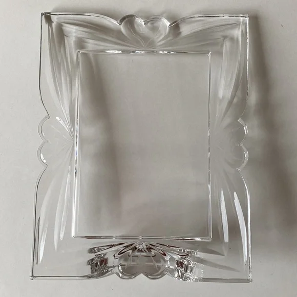 Beautiful Heavy Glass 5x7 Picture Frame - Picture 4 of 7